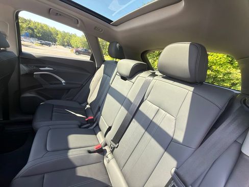 Used 2025 Audi Q5 Premium w/ Convenience Package AWD/4WD image 21