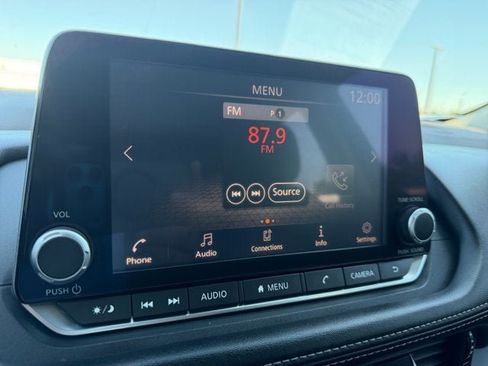Used 2021 Nissan Rogue S FWD image 18