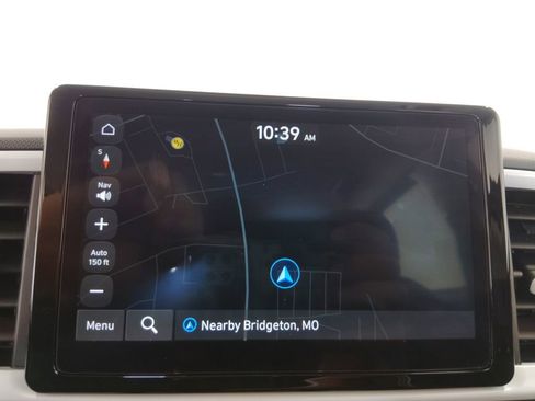 Used 2025 Hyundai Venue Limited image 23