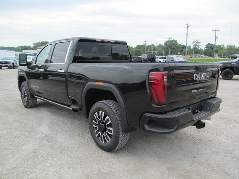 New 2026 GMC Sierra 2500 Denali Ultimate AWD/4WD image 9