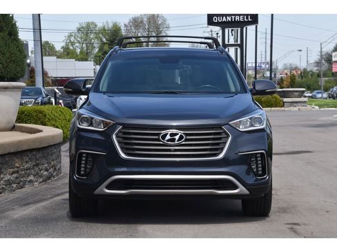 Used 2017 Hyundai Santa Fe SE image 9
