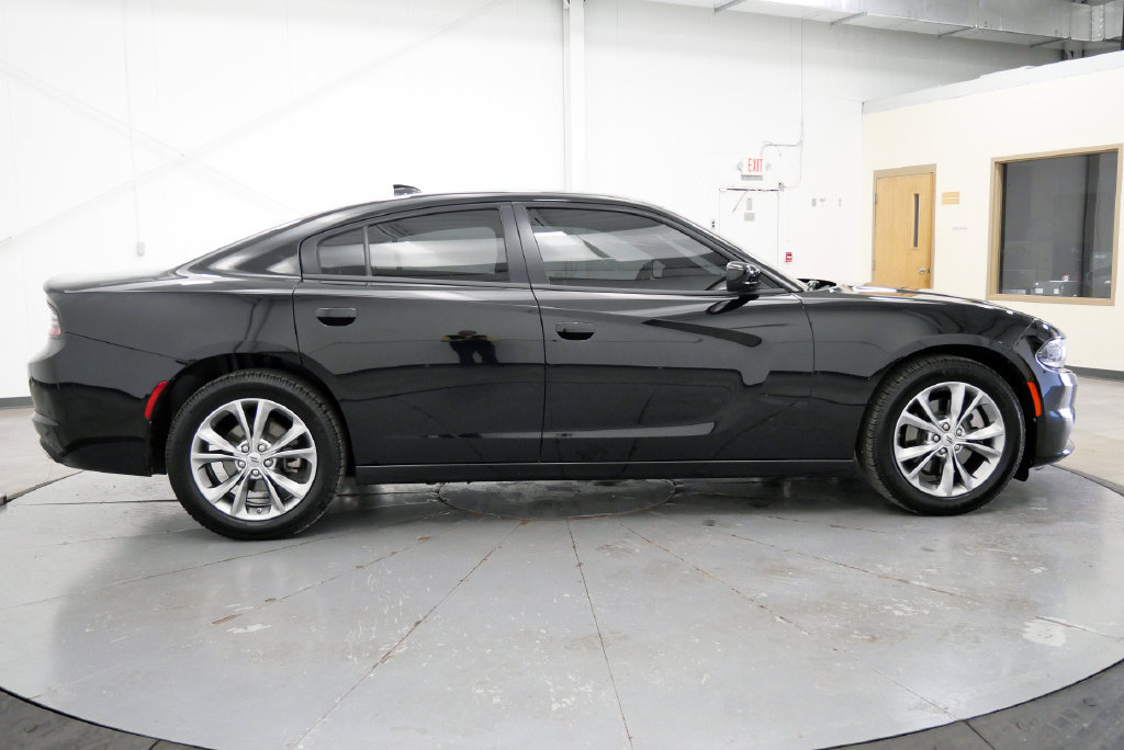 Used 2022 Dodge Charger SXT AWD/4WD image 9