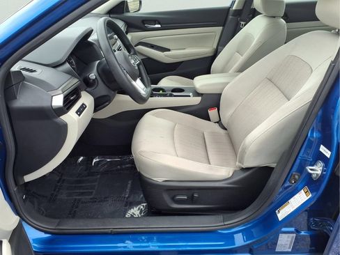 Used 2025 Nissan Altima 2.5 SV FWD image 21