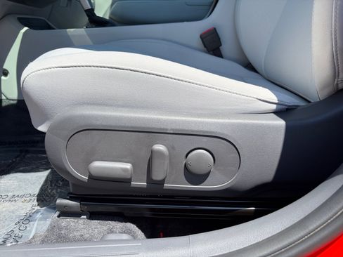 Certified 2025 Hyundai Kona SEL AWD/4WD image 14