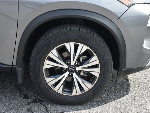 Used 2023 Nissan Rogue SV AWD/4WD image 3