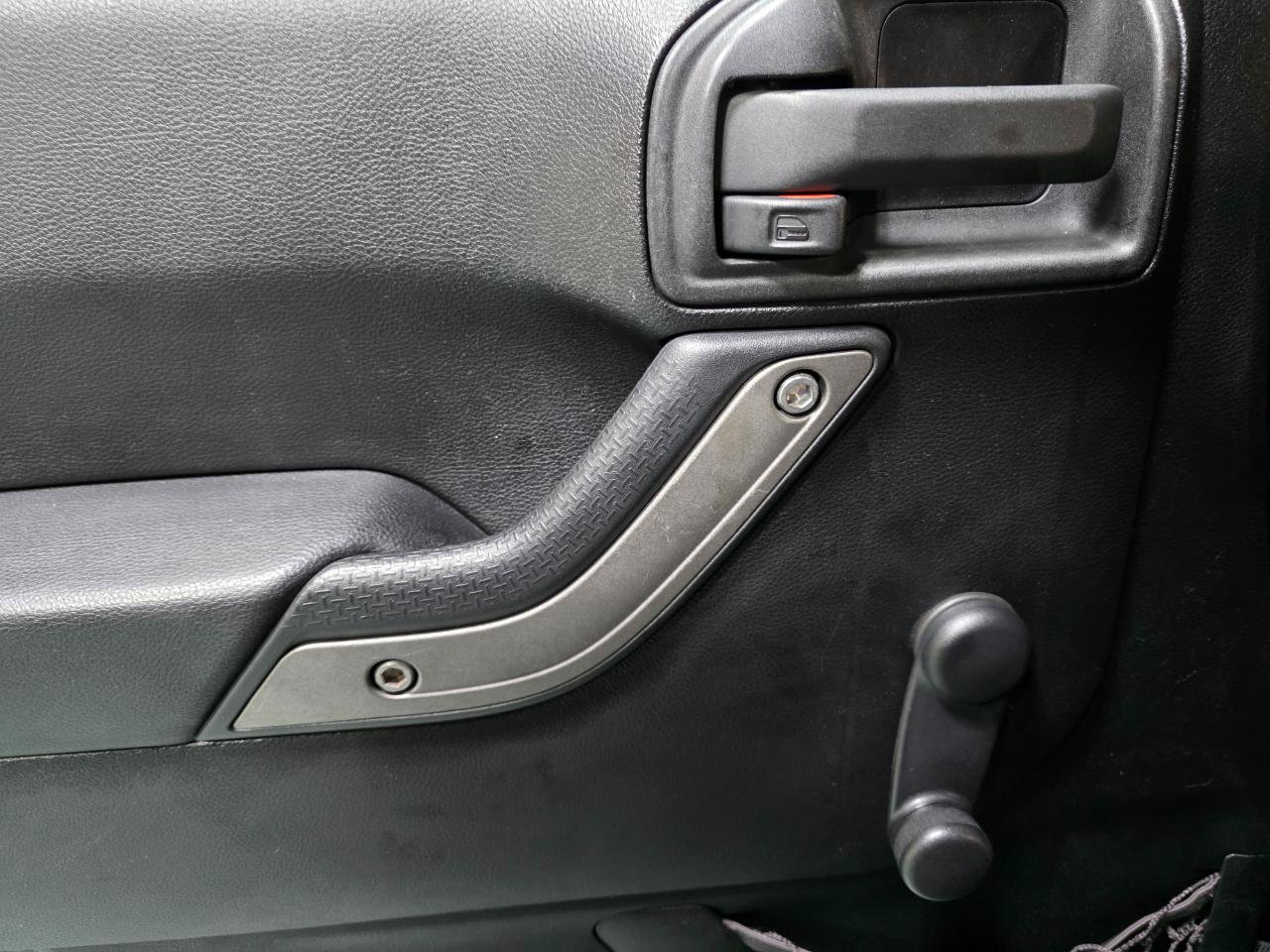 Used 2013 Jeep Wrangler Sport w/ Connectivity Group AWD/4WD image 18