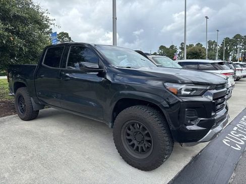 Used 2023 Chevrolet Colorado Z71 w/ Z71 Convenience Package 2 AWD/4WD image 2