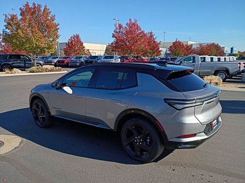 New 2026 Chevrolet Equinox EV RS image 14