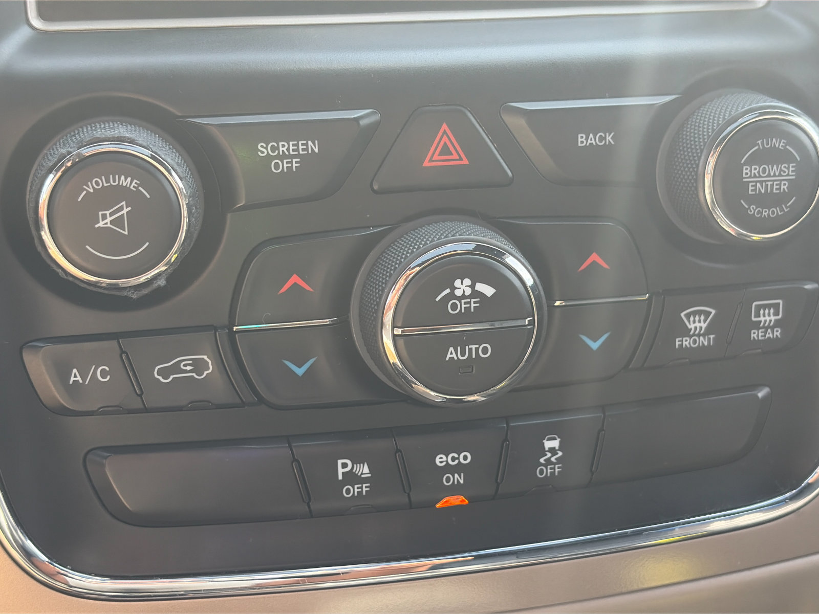 Used 2014 Jeep Grand Cherokee Limited AWD/4WD image 22