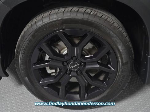 Certified 2025 Honda Pilot Touring image 9