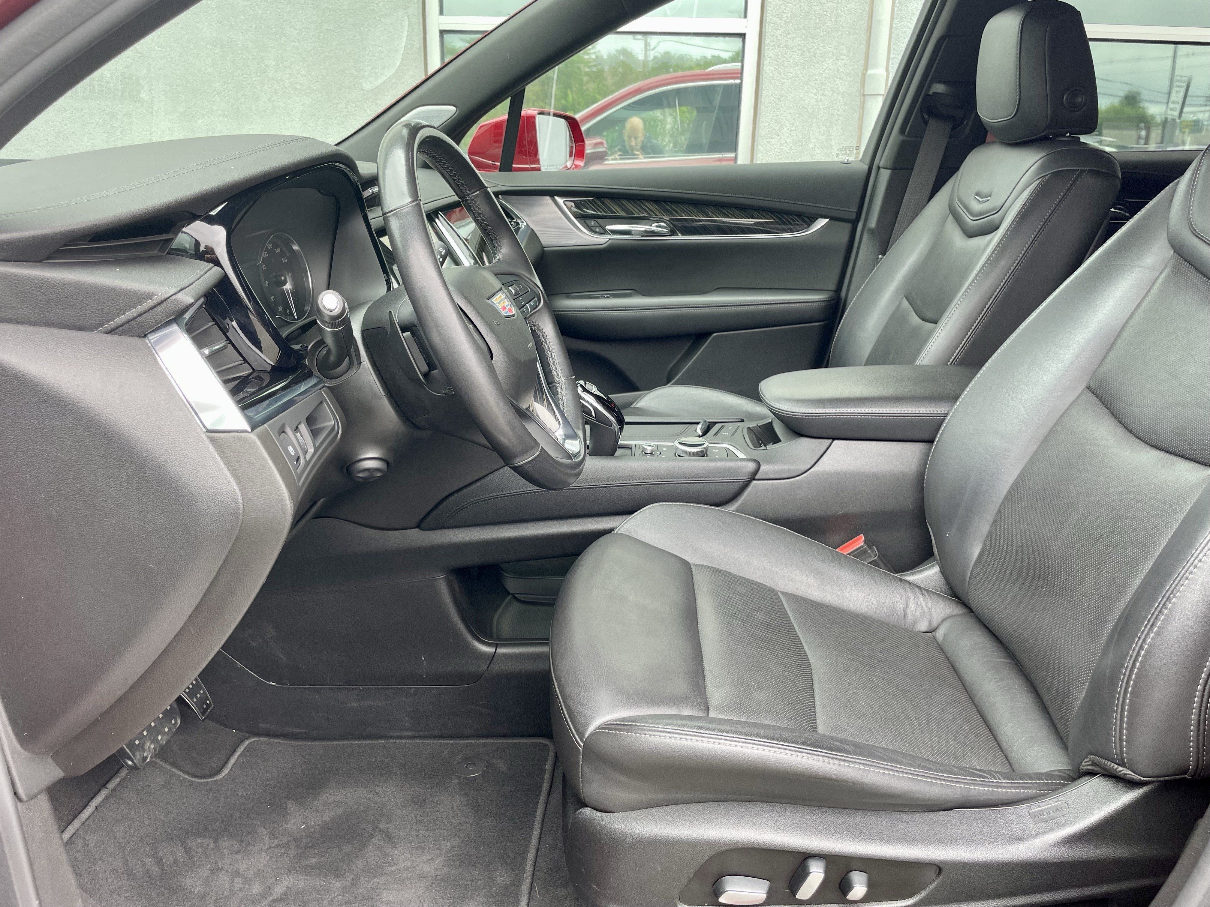 Used 2020 Cadillac XT6 Premium Luxury AWD/4WD image 14
