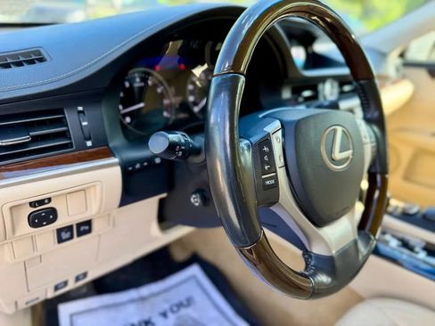 Used 2015 Lexus ES 350 w/ Luxury Package FWD image 24