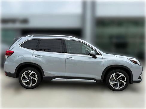 Used 2024 Subaru Forester Touring w/ POP Package 3 AWD/4WD image 10