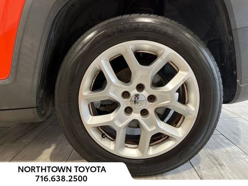 Used 2015 Jeep Renegade Latitude image 28