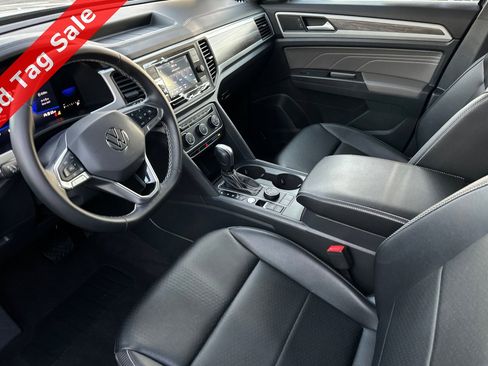 Certified 2022 Volkswagen Atlas Cross Sport SE image 11