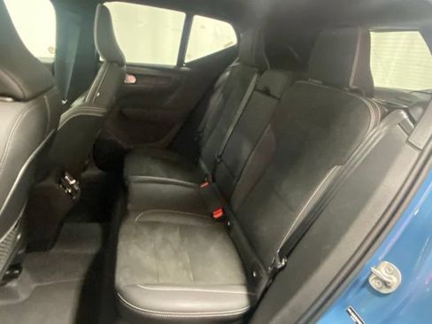 Certified 2025 Volvo XC40 B5 Plus AWD/4WD image 14