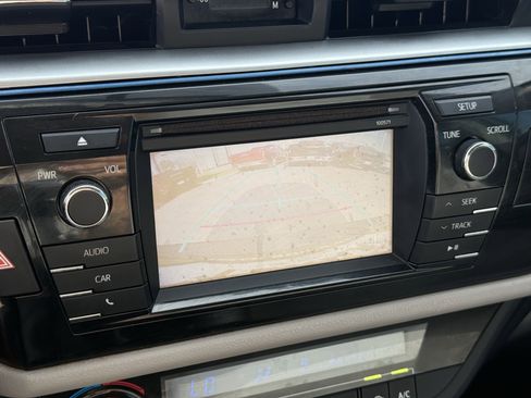 Used 2016 Toyota Corolla LE image 21