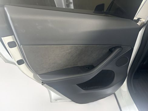 Used 2023 Tesla Model Y Long Range image 26