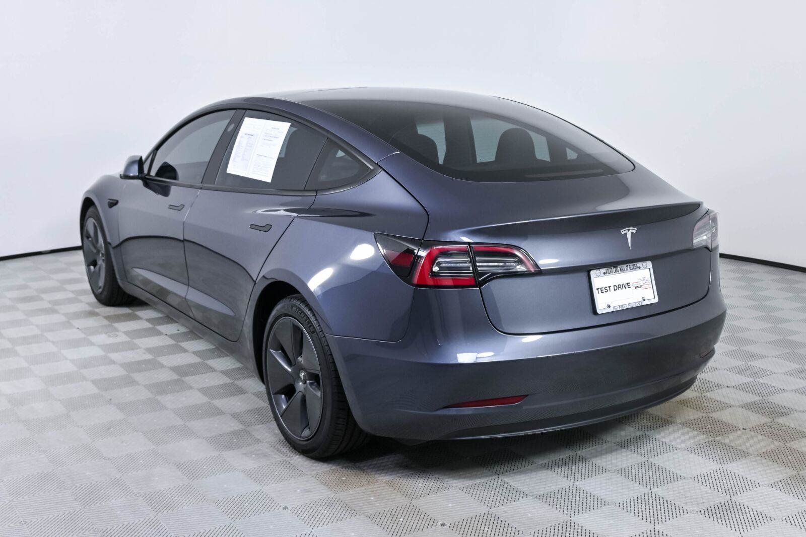 Used 2023 Tesla Model 3 Standard Range RWD image 3