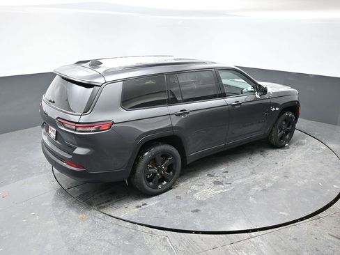 New 2025 Jeep Grand Cherokee L Limited image 30