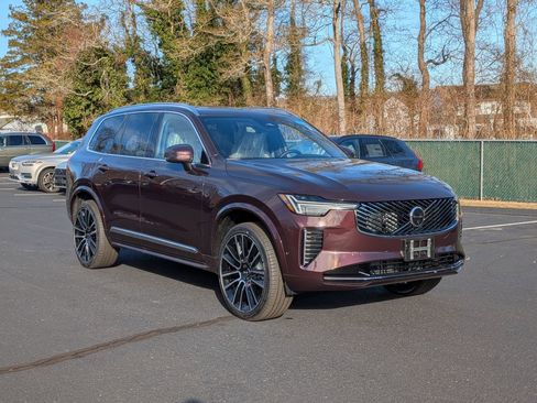 New 2026 Volvo XC90 B6 Plus w/ Protection Package Premier image 2