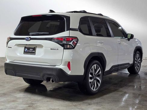 Used 2025 Subaru Forester Touring image 3