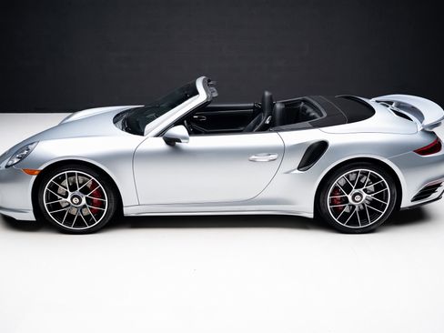 Used 2017 Porsche 911 Turbo image 19