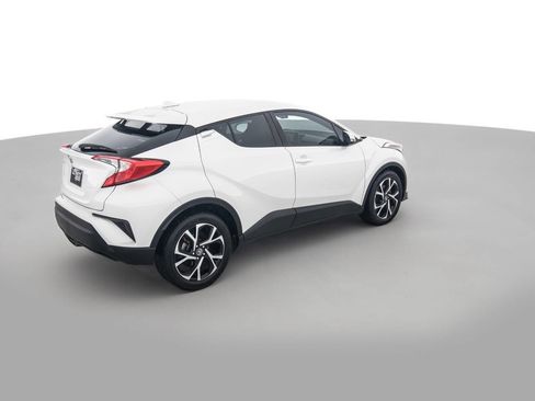 Used 2018 Toyota C-HR XLE image 5