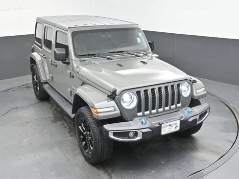 Used 2023 Jeep Wrangler Unlimited Sahara AWD/4WD image 32