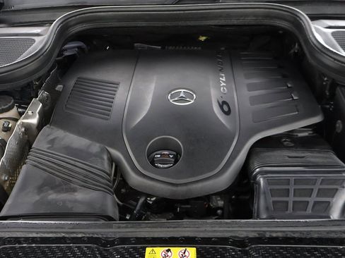 Used 2023 Mercedes-Benz GLE 450 4MATIC w/ AMG Line Exterior image 25