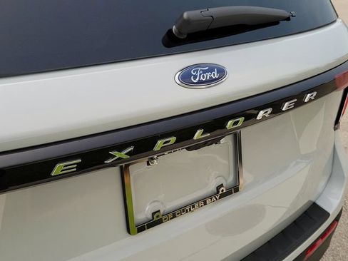 Used 2026 Ford Explorer Active RWD image 8
