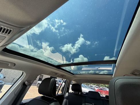 Used 2023 Volkswagen Tiguan SE w/ Panoramic Sunroof Package FWD image 13