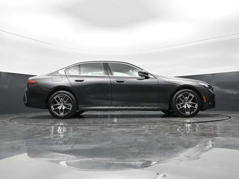 New 2026 BMW 530i RWD image 27