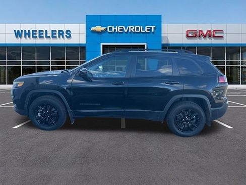 Used 2023 Jeep Cherokee Altitude Lux w/ Lux Elite Package image 2
