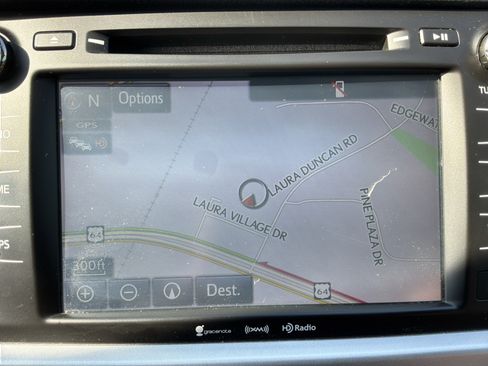 Used 2019 Toyota Highlander XLE FWD image 24