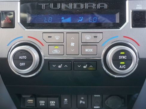 Used 2021 Toyota Tundra Limited w/ Limited Premium Package AWD/4WD image 14
