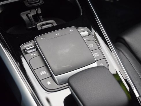 Certified 2022 Mercedes-Benz GLB 250 4MATIC image 28