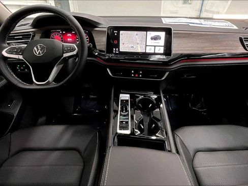 New 2026 Volkswagen Atlas SEL image 7