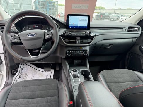 Used 2022 Ford Escape SEL w/ SEL Stealth AWD Package image 9