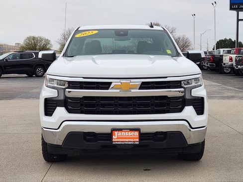 Used 2025 Chevrolet Silverado 1500 LT image 3