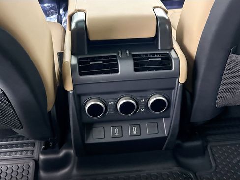 New 2026 Land Rover Defender 110 X-Dynamic SE AWD/4WD image 25