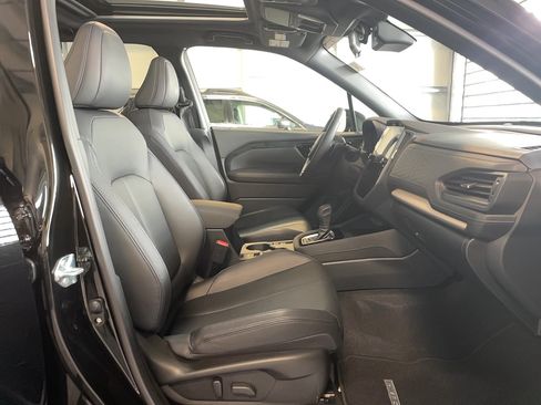 Used 2025 Subaru Forester Limited AWD/4WD image 21
