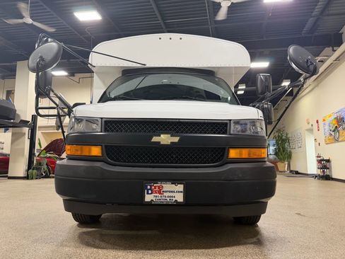 Used 2019 Chevrolet Express 3500 w/ School Bus Package image 12
