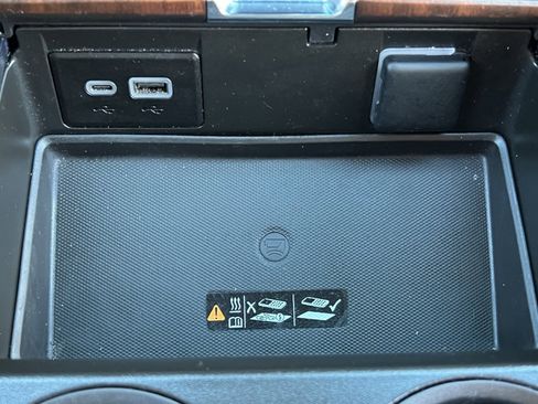 Used 2024 GMC Yukon XL Denali Ultimate image 32