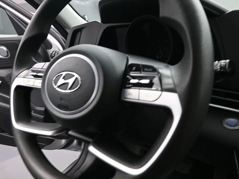 Used 2023 Hyundai Elantra SEL w/ Preferred Accessory Package FWD image 14