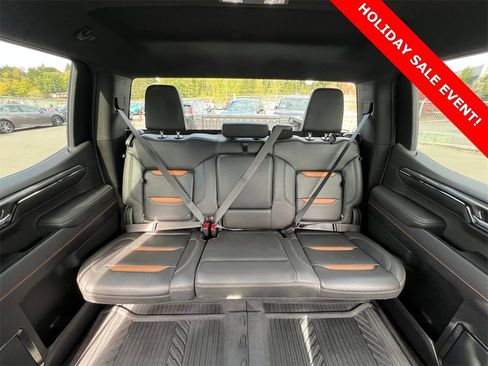 Used 2023 GMC Sierra 1500 AT4 image 12