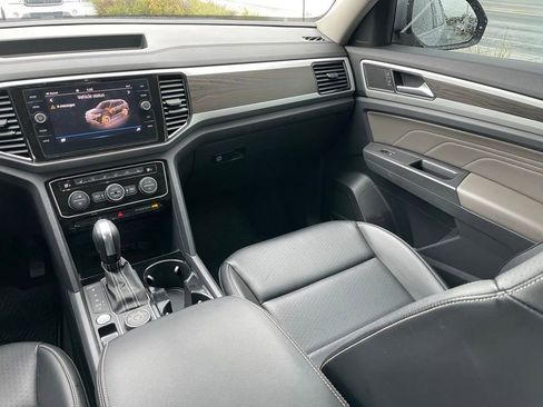 Certified 2023 Volkswagen Atlas Cross Sport SEL R-Line AWD/4WD image 20