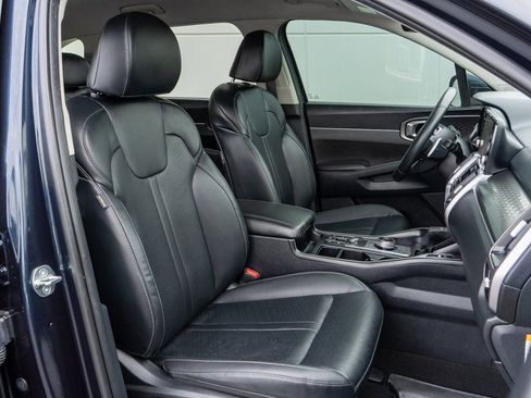 Used 2023 Kia Sorento EX image 23
