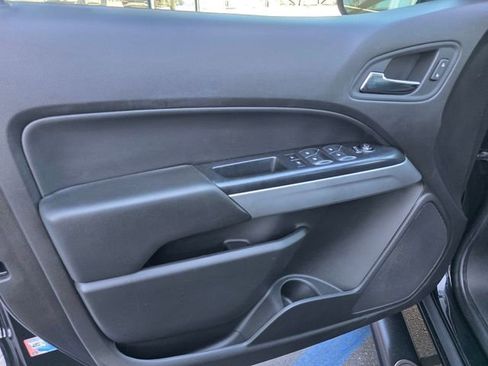 Used 2017 Chevrolet Colorado LT image 10