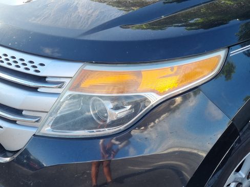 Used 2014 Ford Explorer XLT w/ Equipment Group 202A AWD/4WD image 4